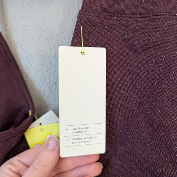 All in Motion Women's Maroon Leggings and Top Set - Picture 9 of 11